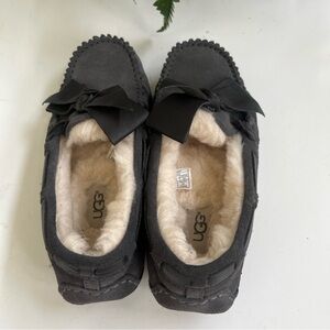 UGG Dakota Shearling Slippers Rubber sole Grey Suede Ribbon Bow Sz 5 Prac Mint